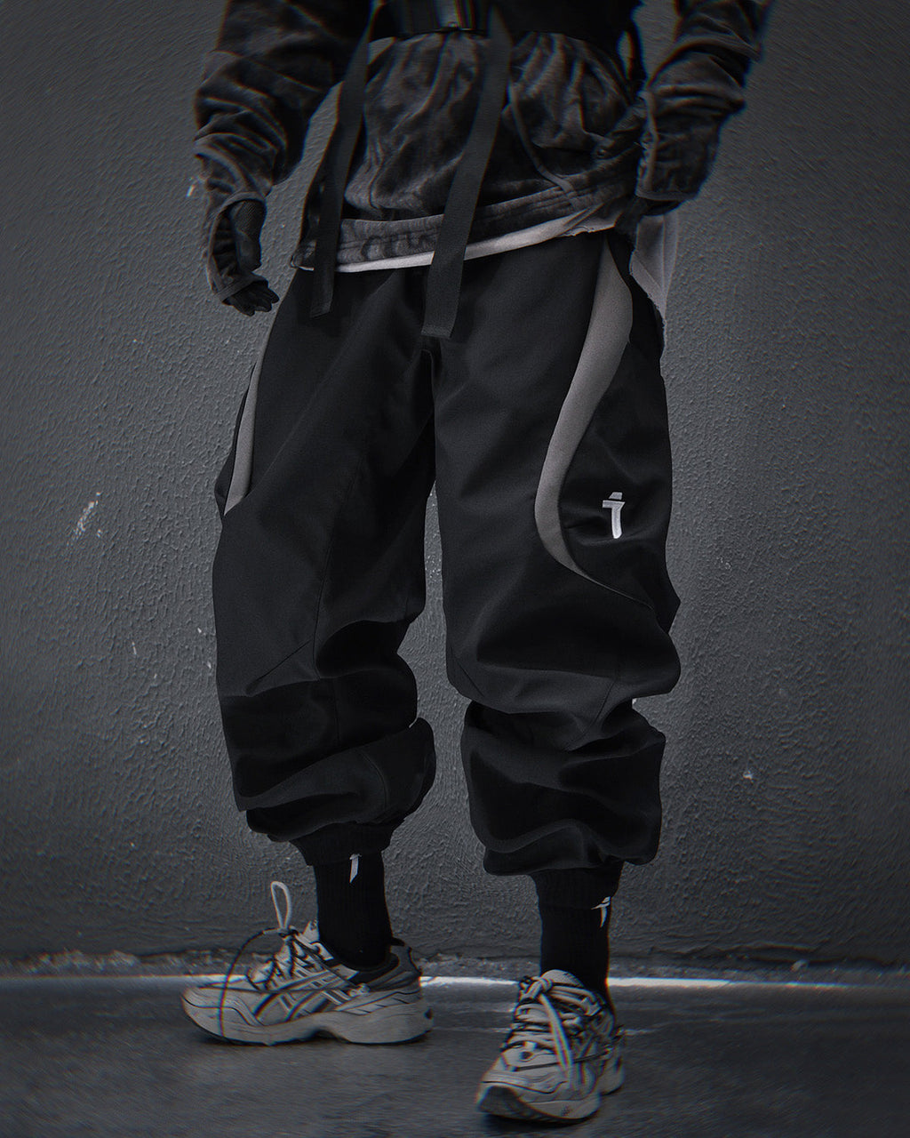 HiP44 Black Alien Tech Joggers