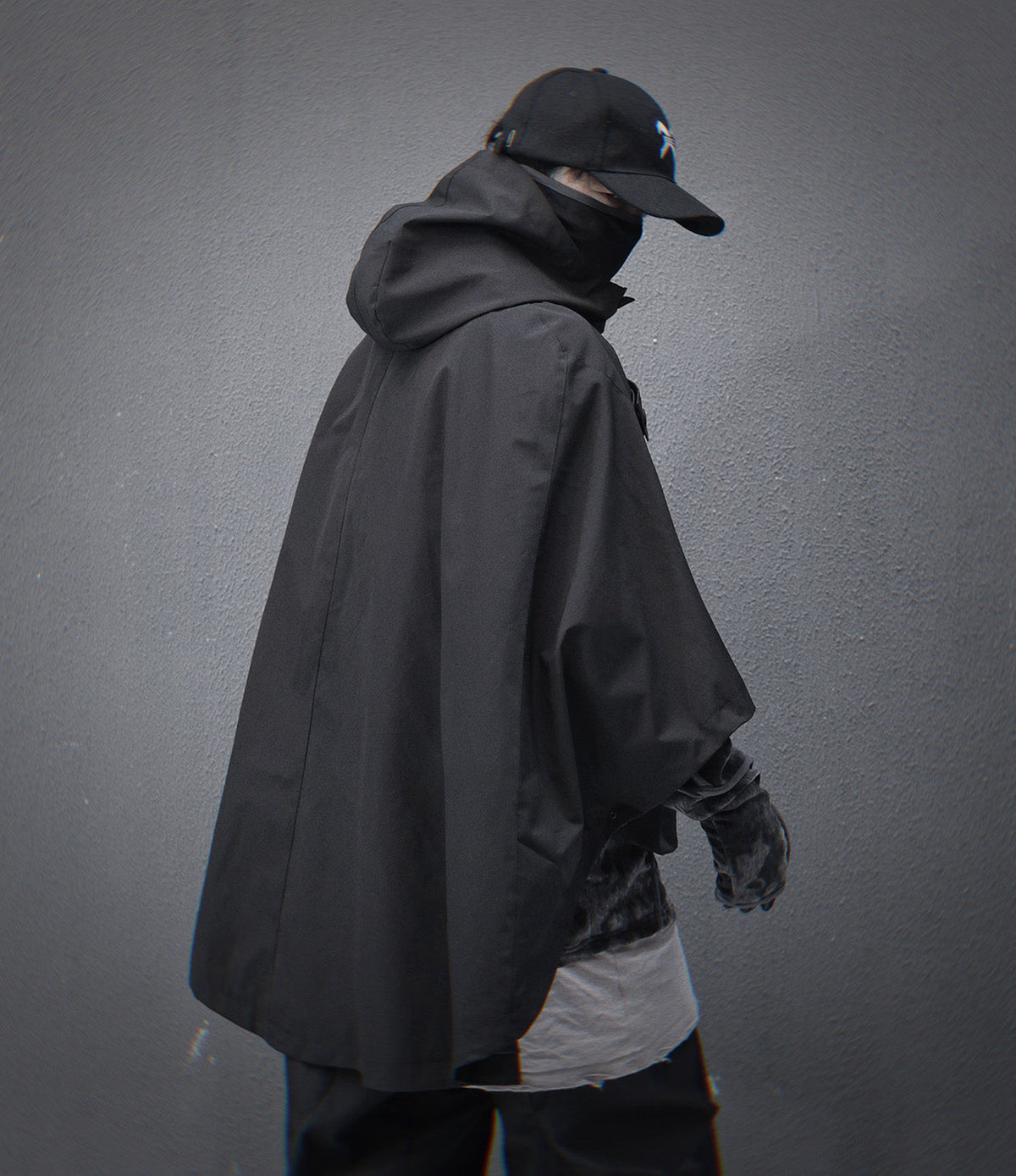 HiJ40 Black I-Tech Poncho
