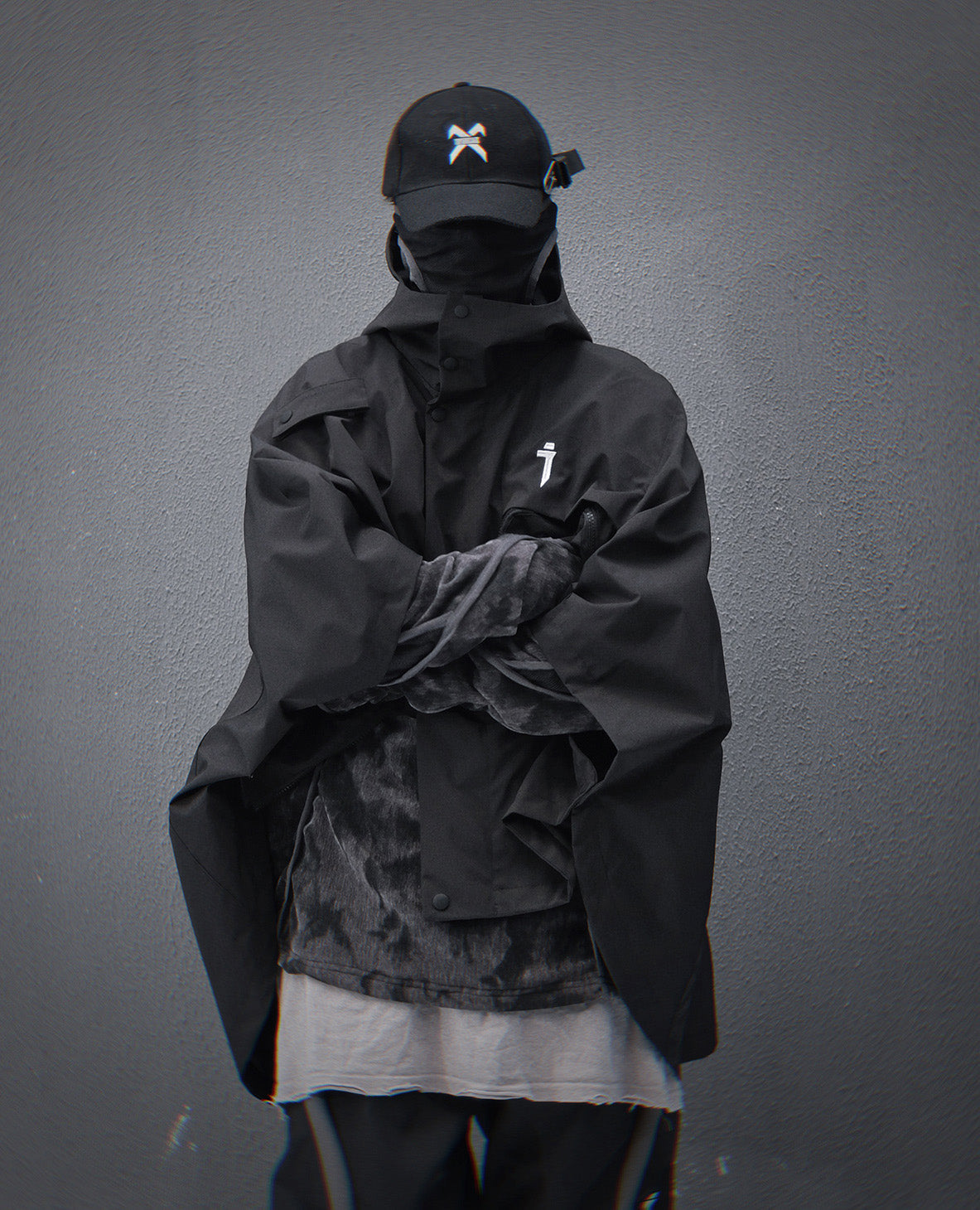 HiJ40 Black I-Tech Poncho